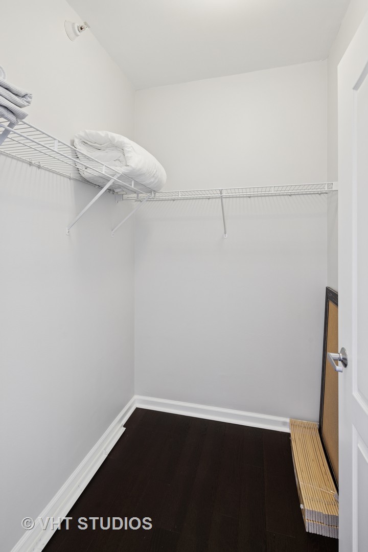 125 S JEFFERSON Street Unit: 2009