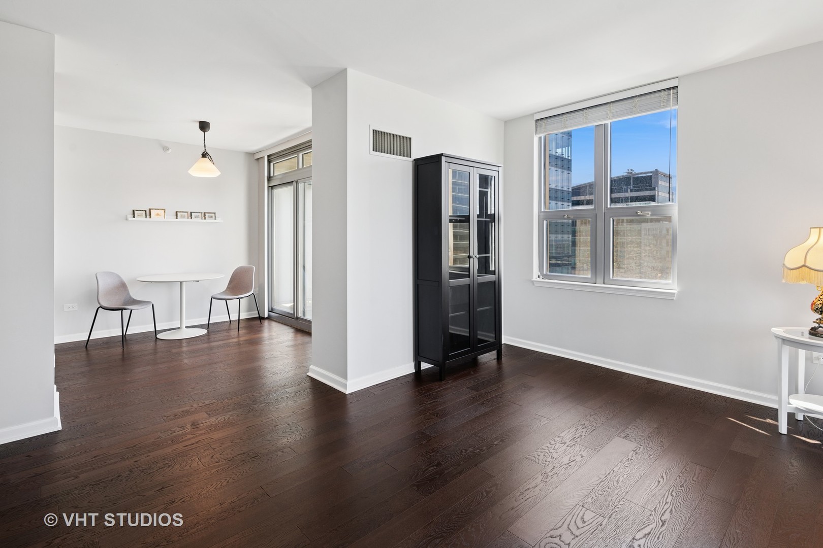 125 S JEFFERSON Street Unit: 2009