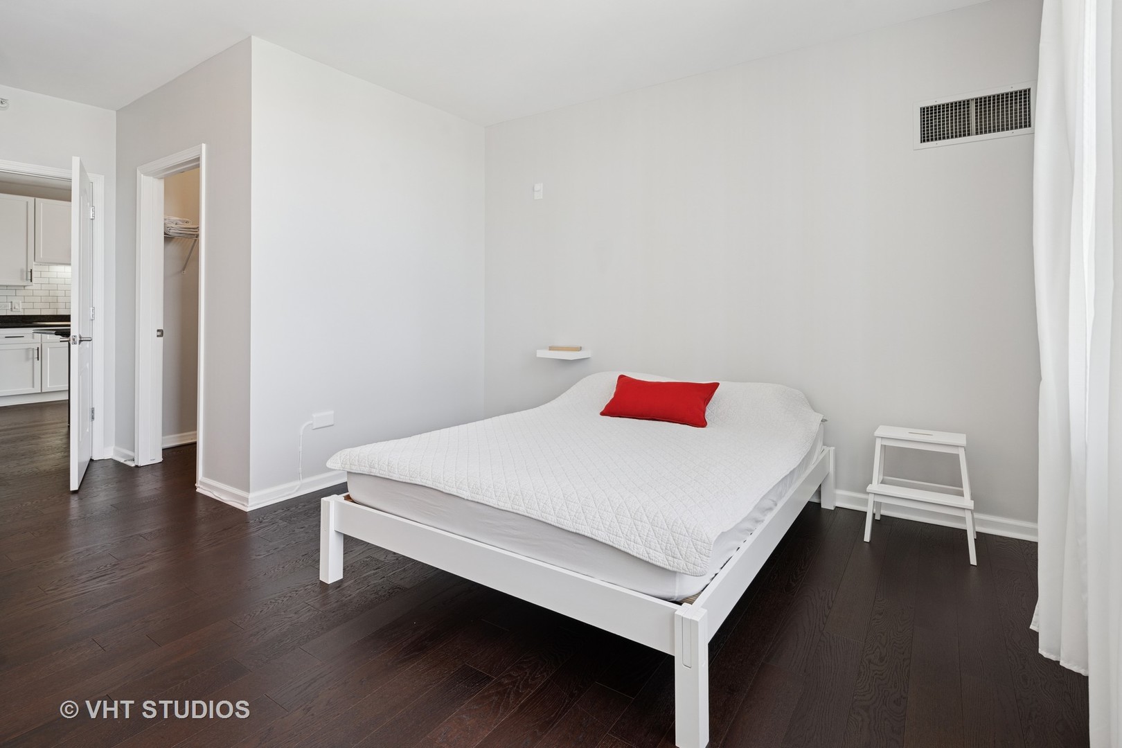 125 S JEFFERSON Street Unit: 2009