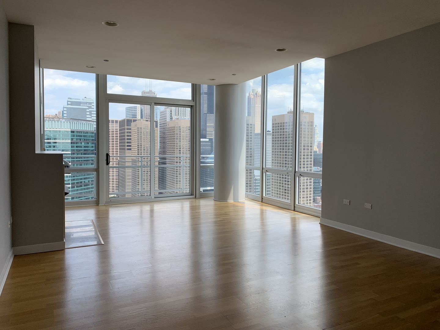 737 W Washington Boulevard Unit: 3407