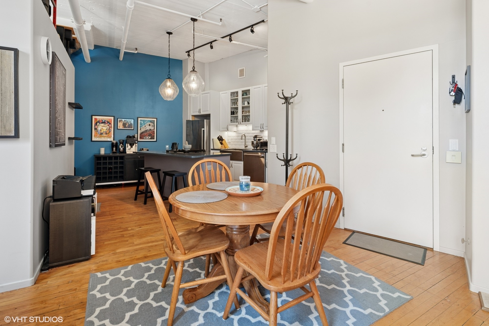 728 W Jackson Boulevard Unit: 410