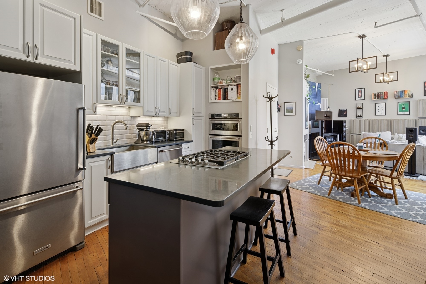728 W Jackson Boulevard Unit: 410