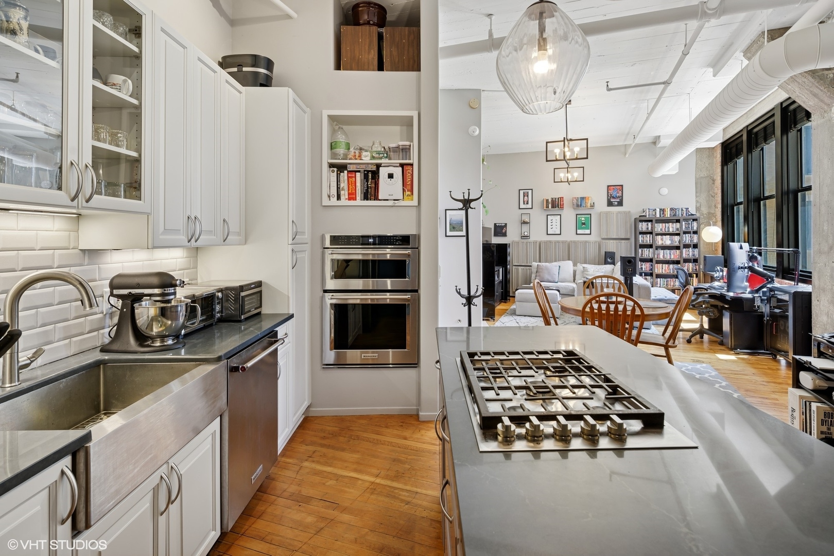 728 W Jackson Boulevard Unit: 410