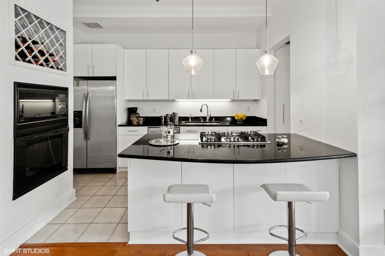 130 S Canal Street Unit: 822