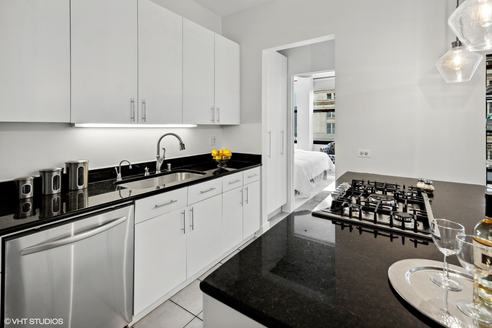 130 S Canal Street Unit: 822