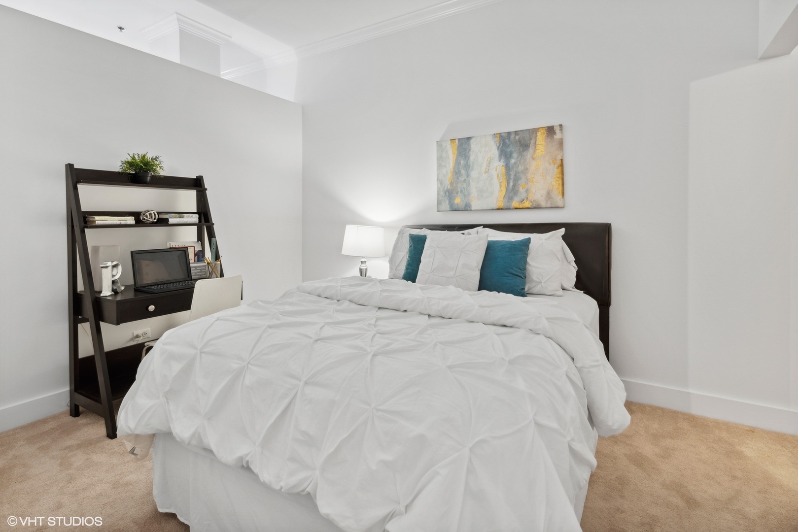 130 S Canal Street Unit: 822