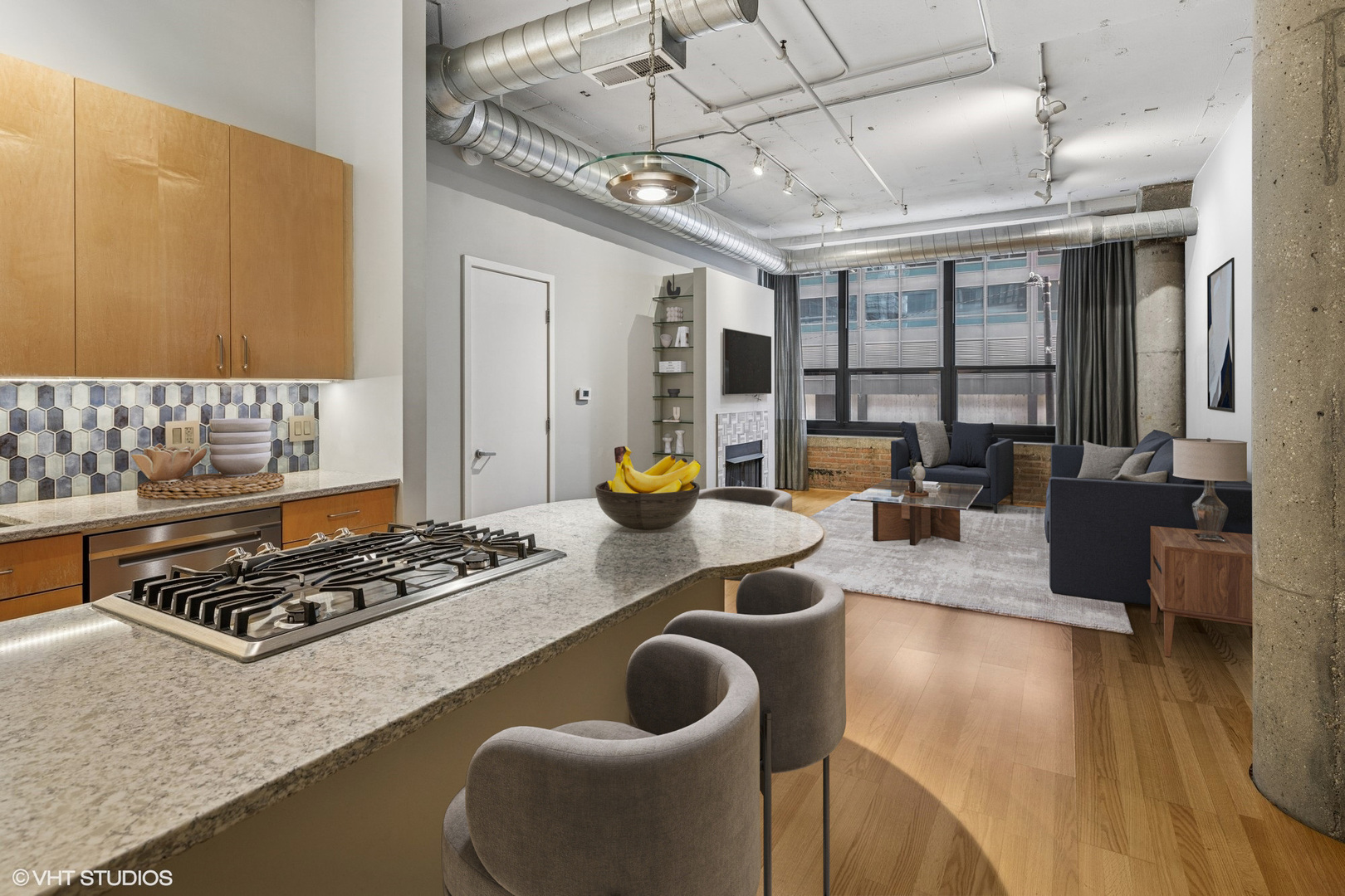 130 S CANAL Street Unit: 216