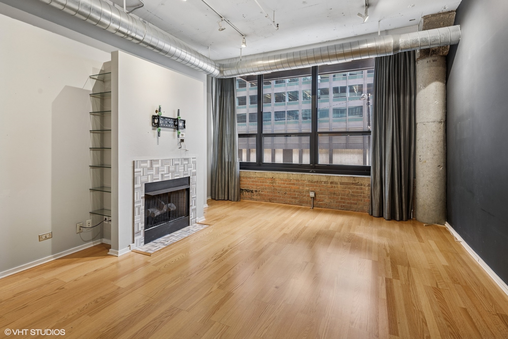 130 S CANAL Street Unit: 216