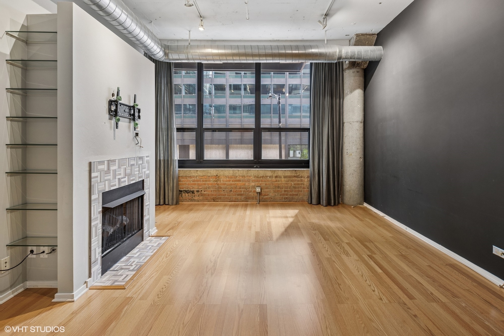 130 S CANAL Street Unit: 216