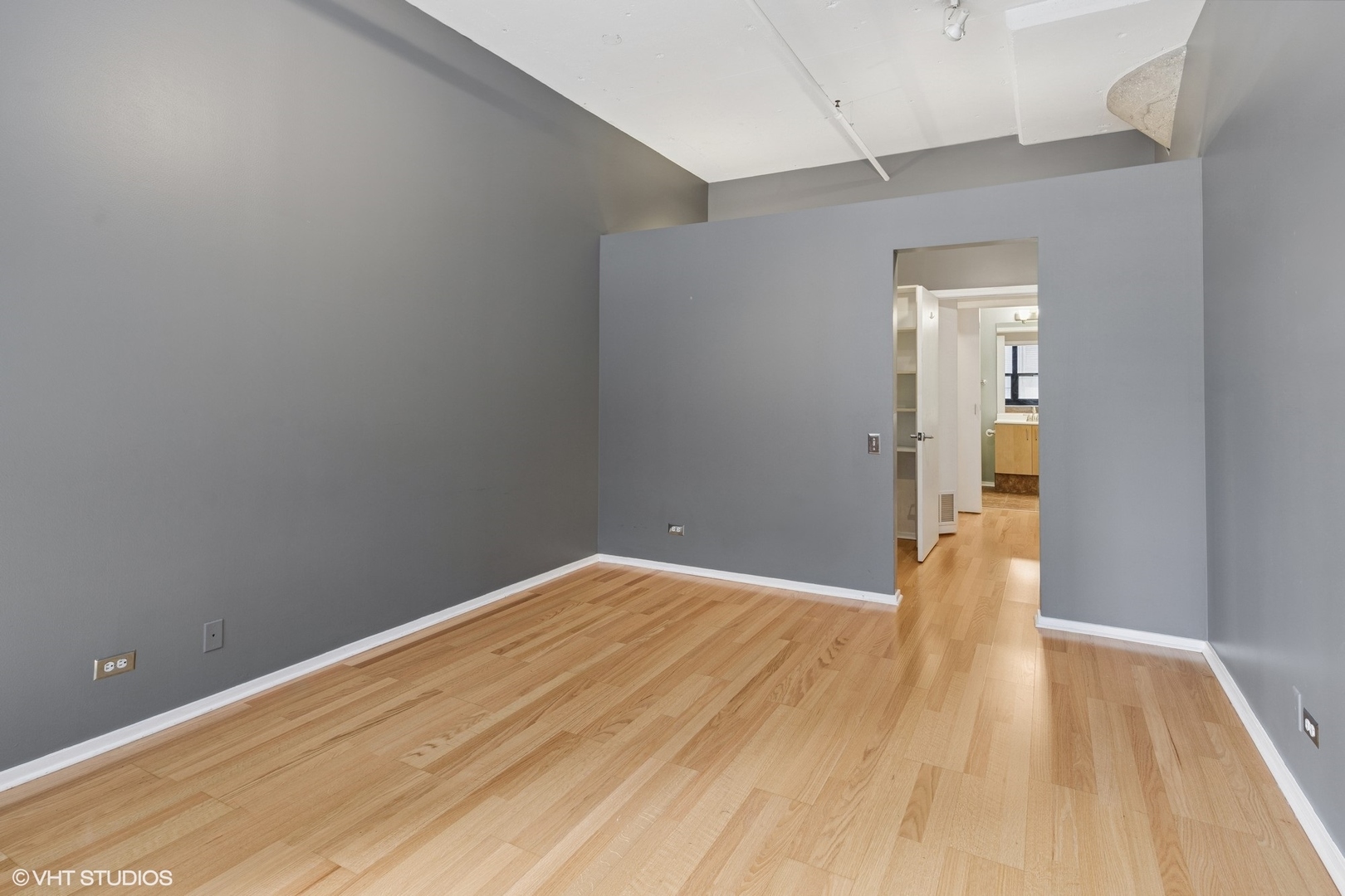 130 S CANAL Street Unit: 216