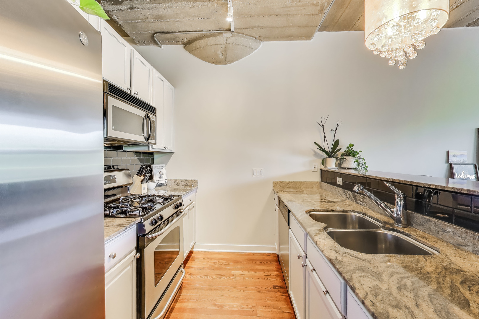 1151 W 14th Place Unit: 236