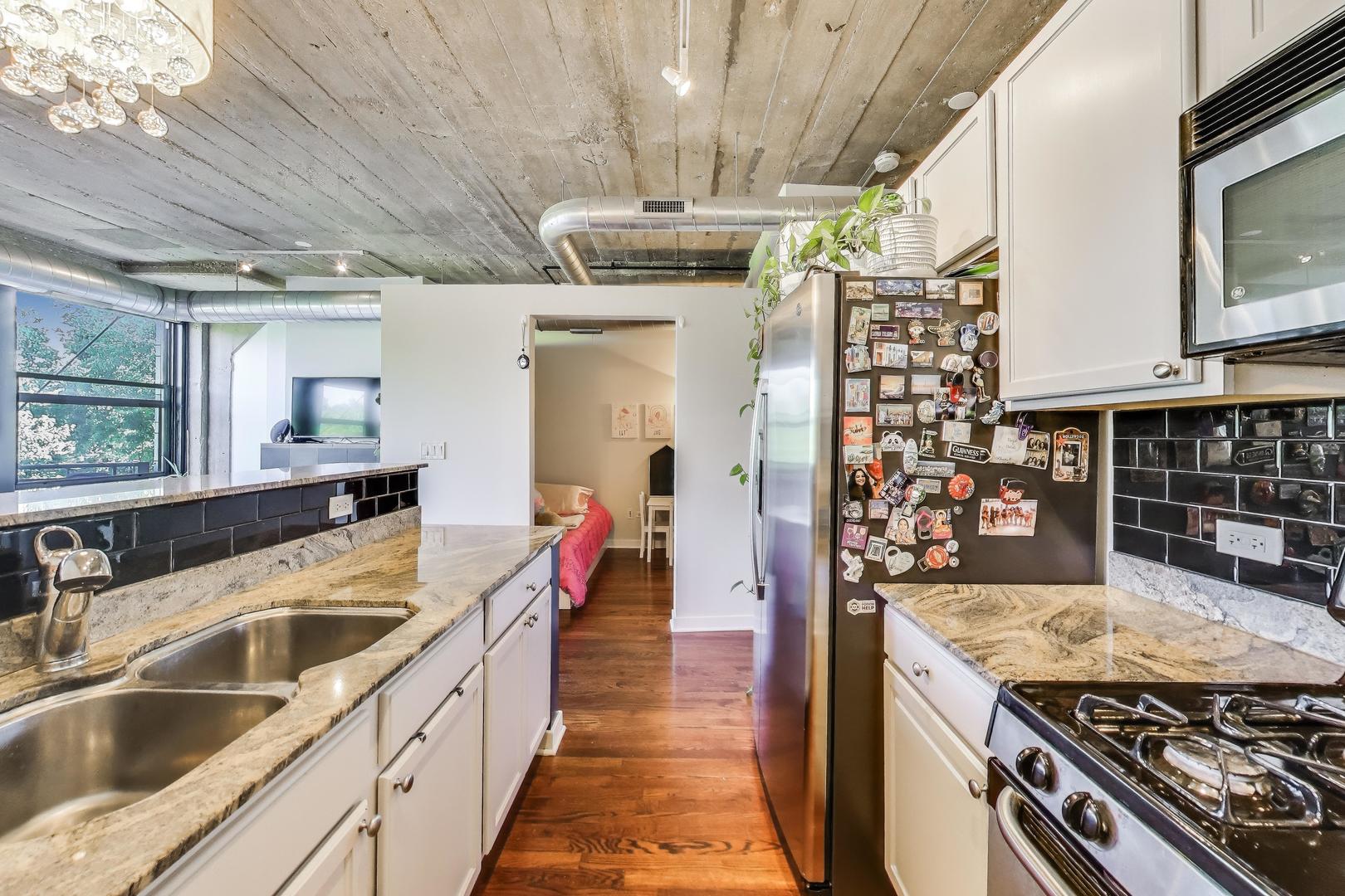 1151 W 14th Place Unit: 236