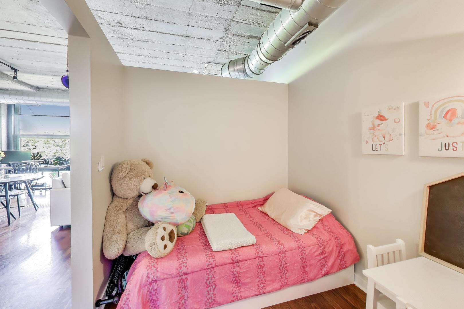 1151 W 14th Place Unit: 236