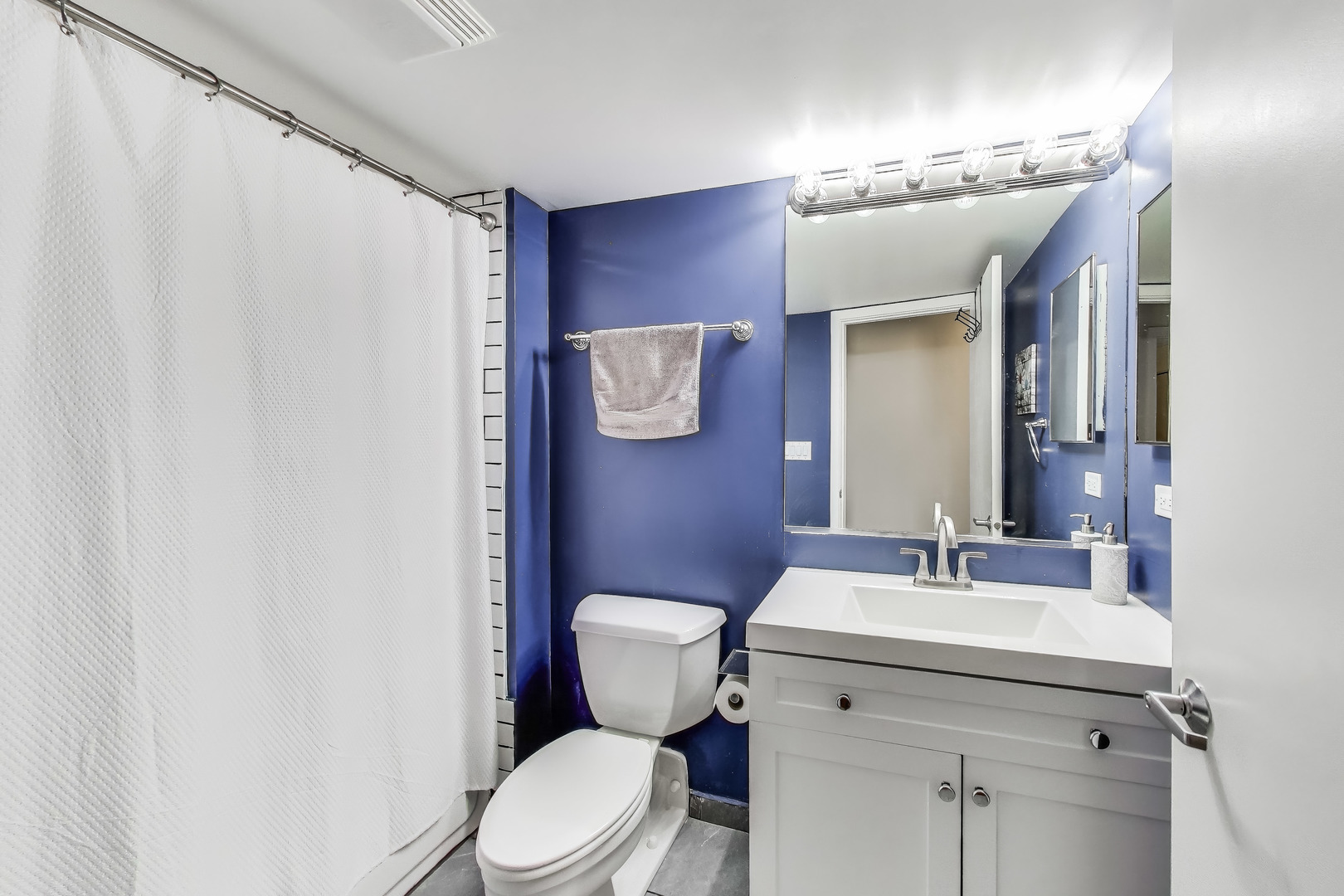 1151 W 14th Place Unit: 236