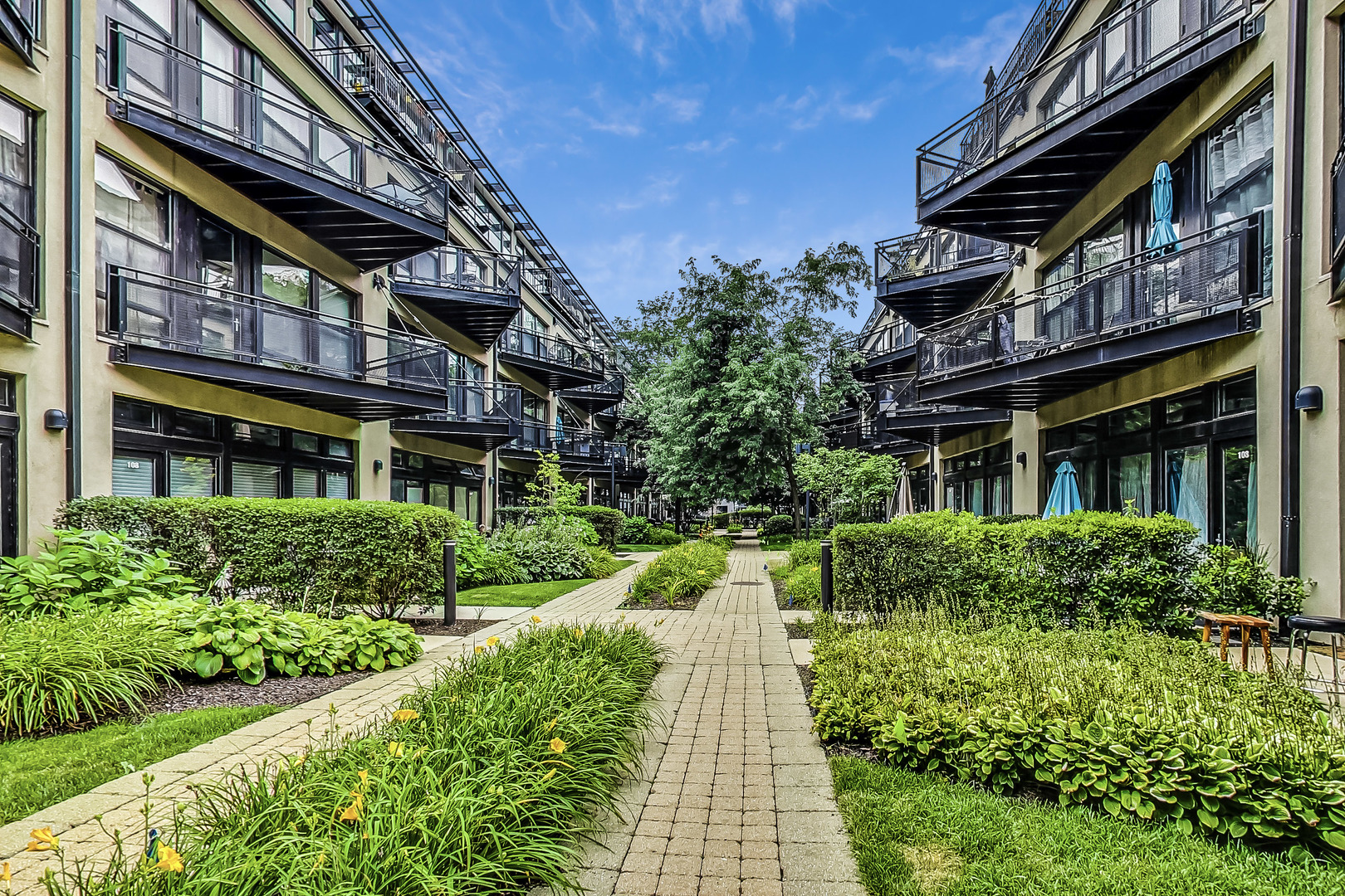 1151 W 14th Place Unit: 236