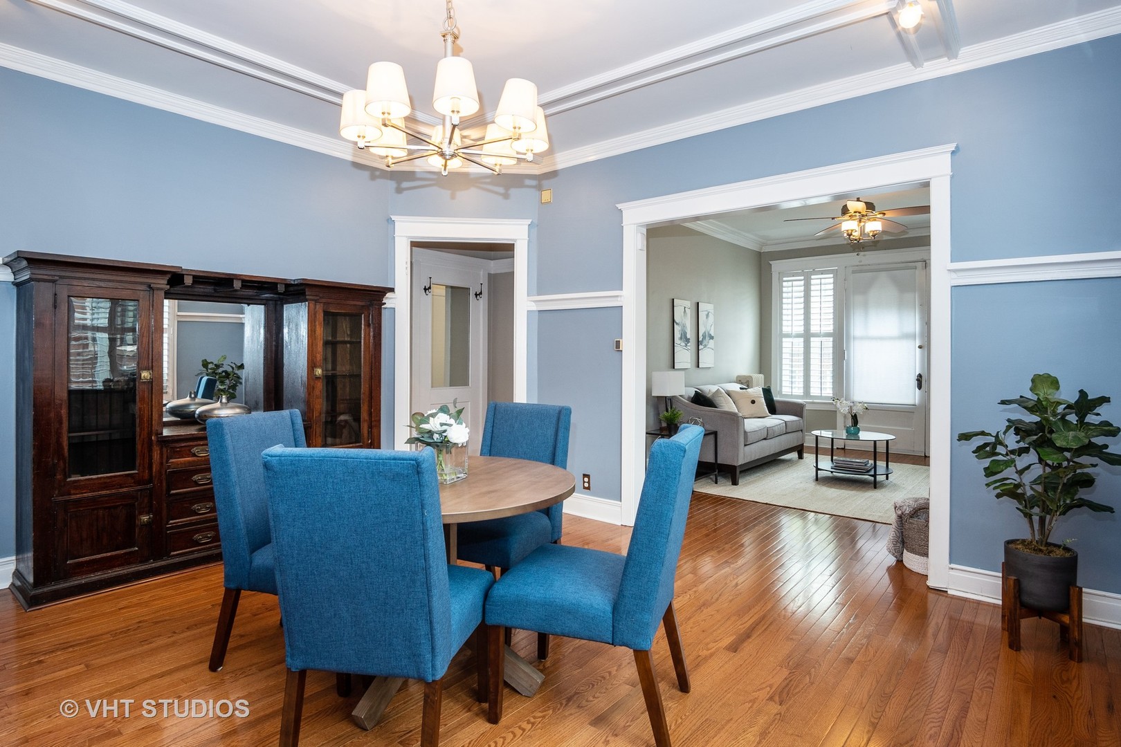 1208 W WAVELAND Avenue Unit: 1