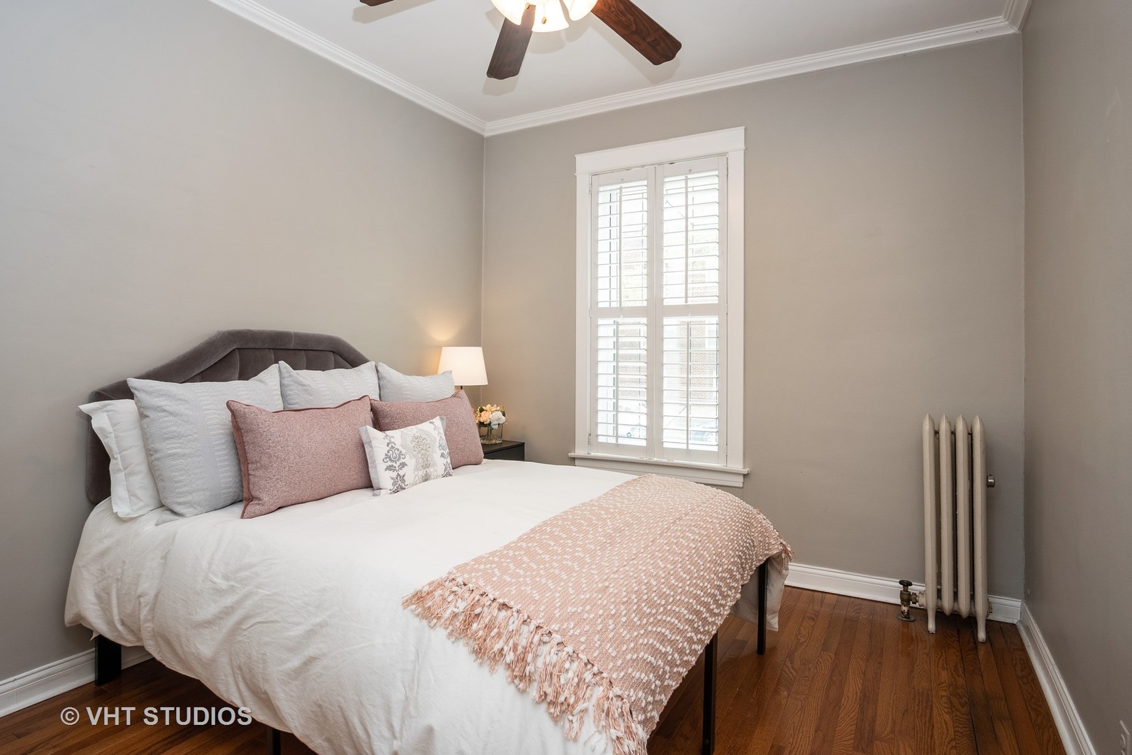 1208 W WAVELAND Avenue Unit: 1