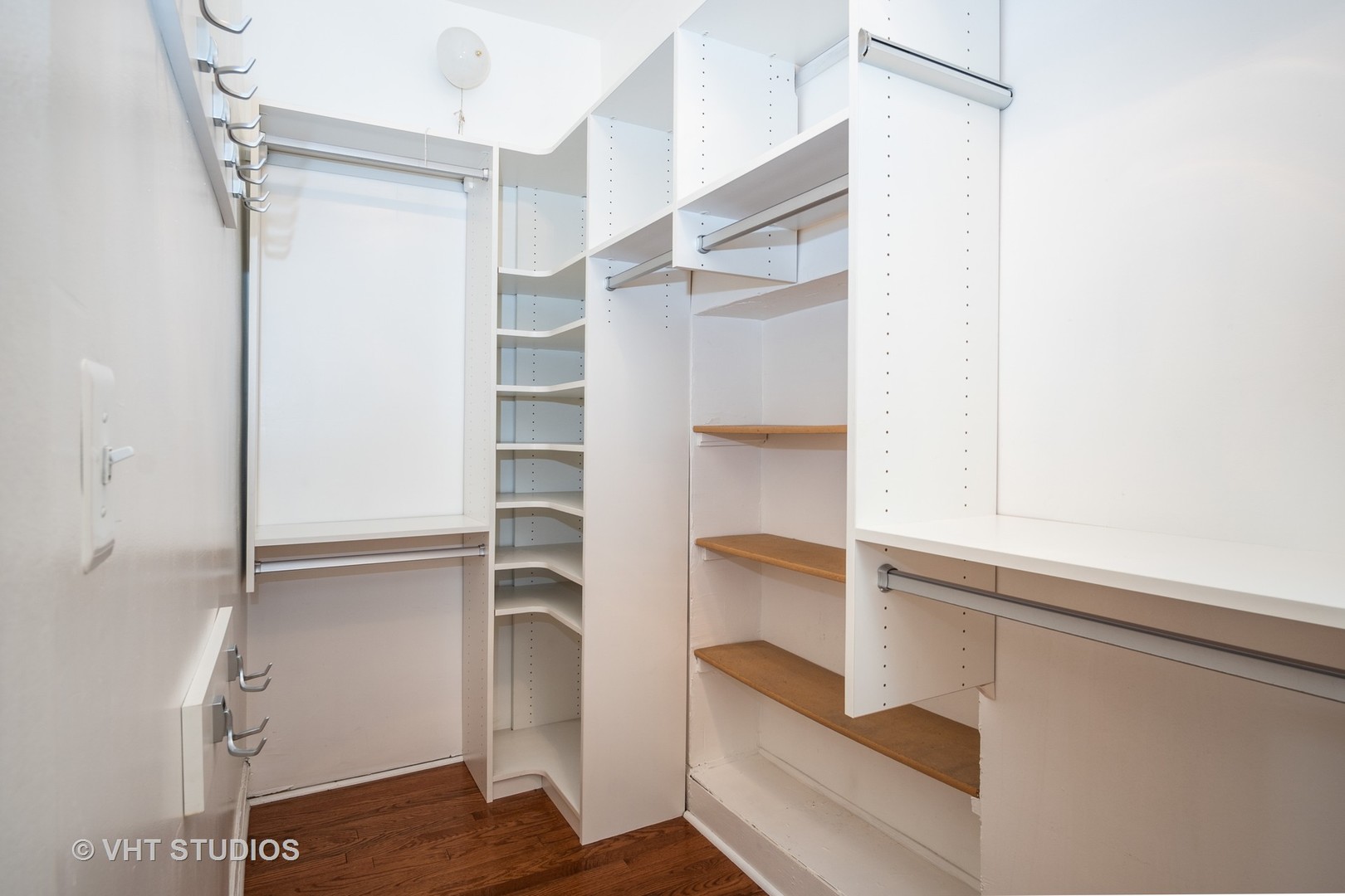 1208 W WAVELAND Avenue Unit: 1