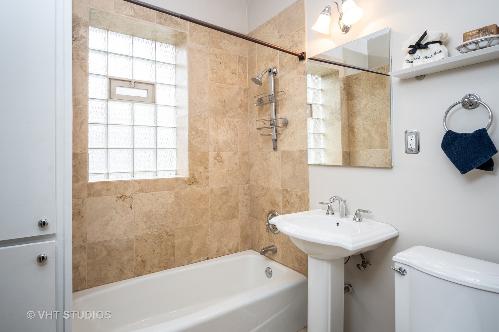 1208 W WAVELAND Avenue Unit: 1