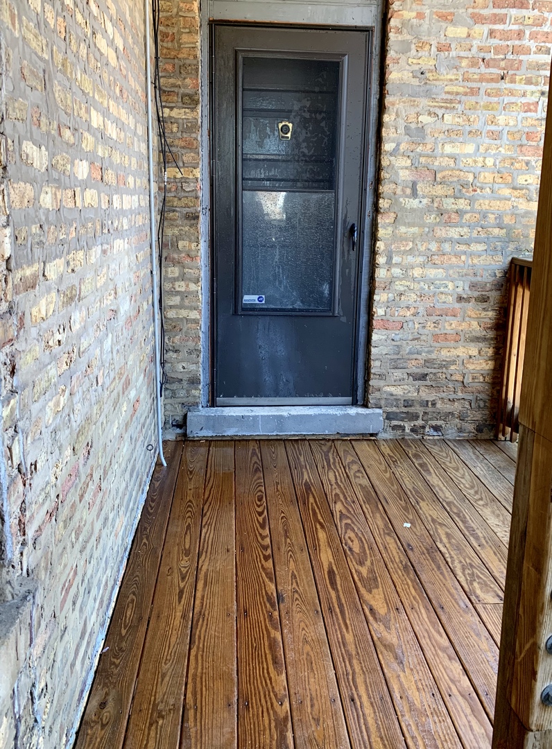 1208 W WAVELAND Avenue Unit: 1