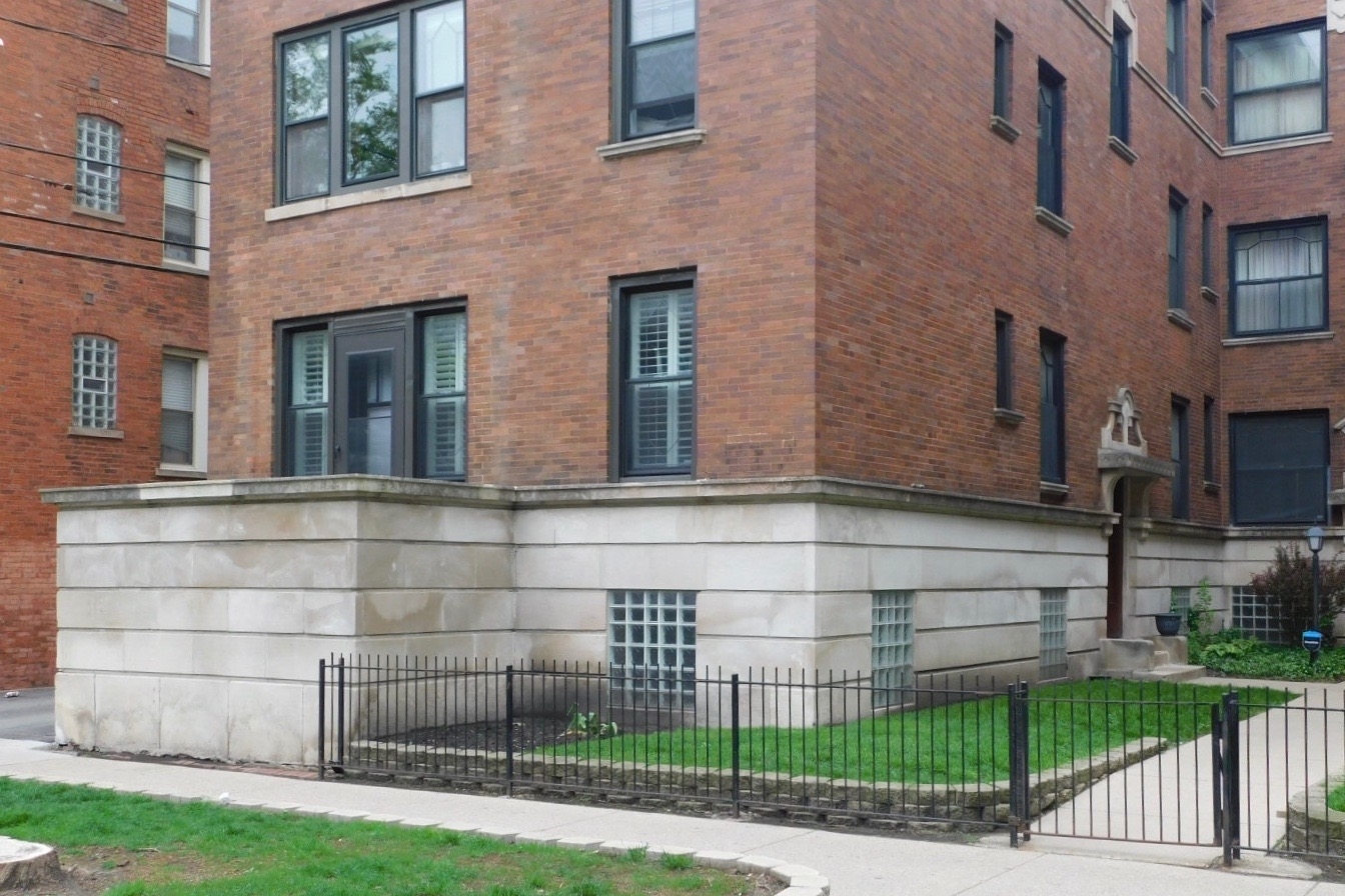 1208 W WAVELAND Avenue Unit: 1