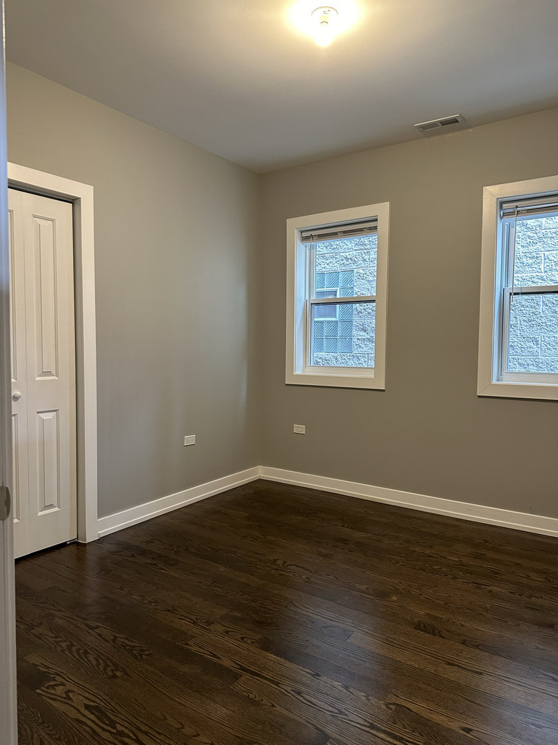 3513 N Seminary Avenue Unit: 3