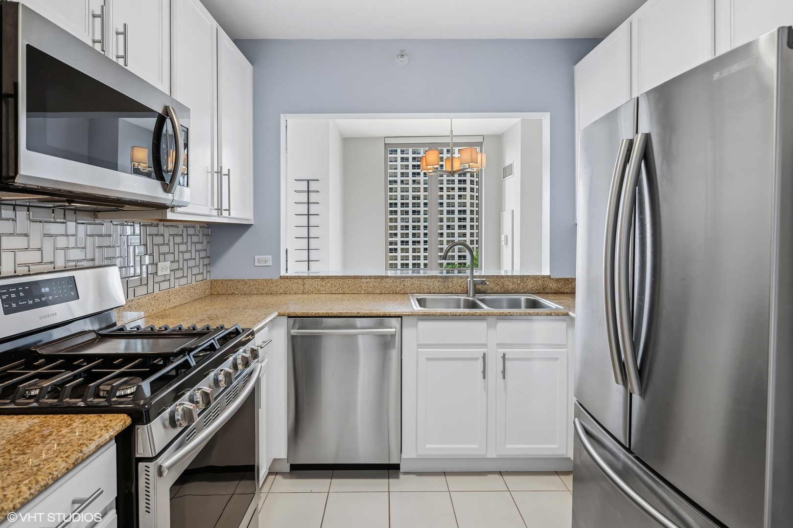 125 S JEFFERSON Street Unit: 802