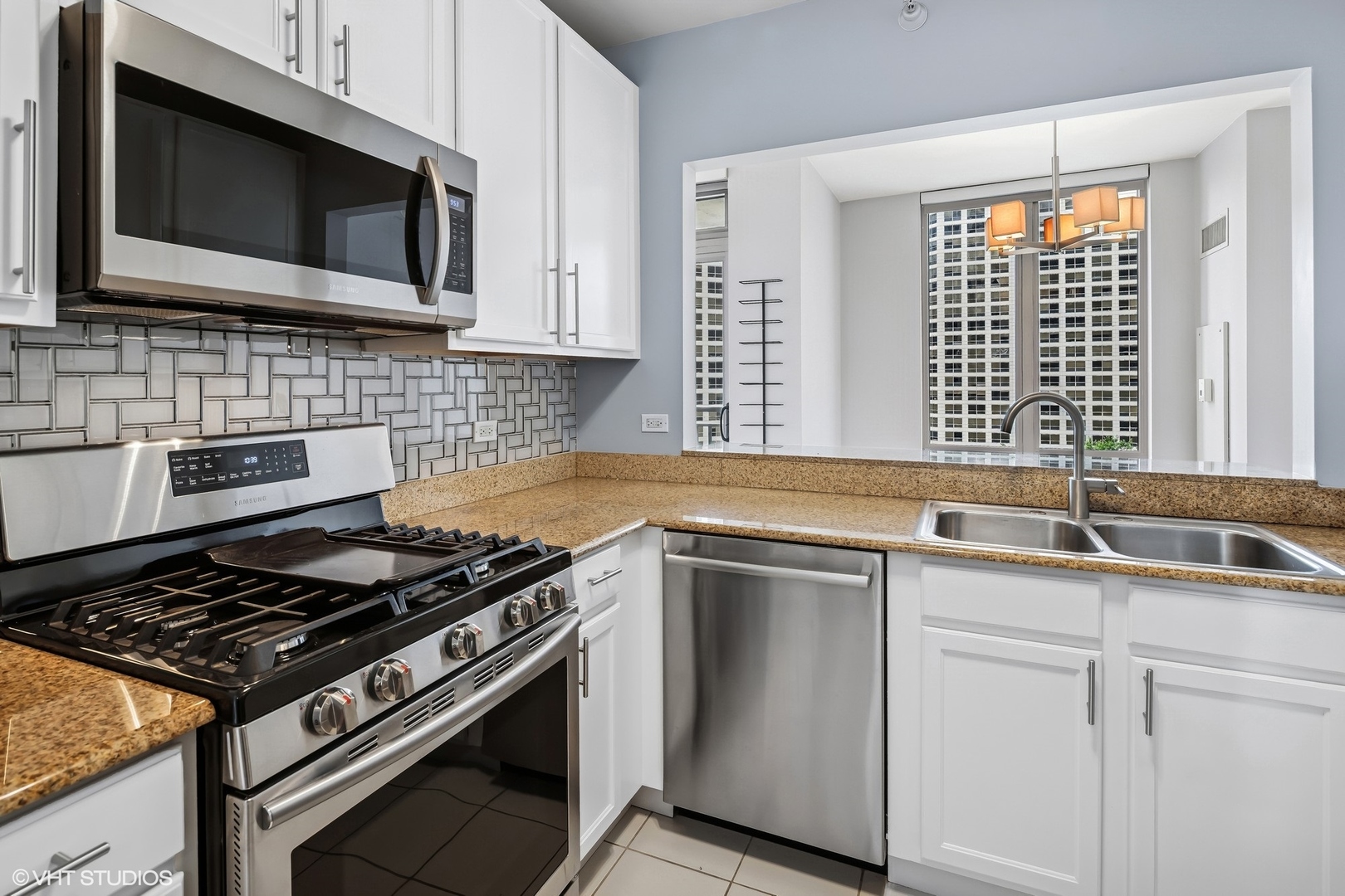 125 S JEFFERSON Street Unit: 802