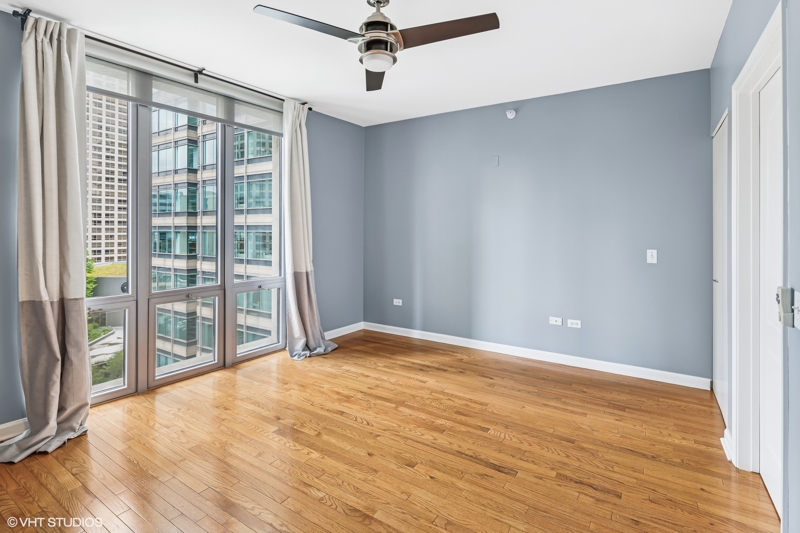 125 S JEFFERSON Street Unit: 802