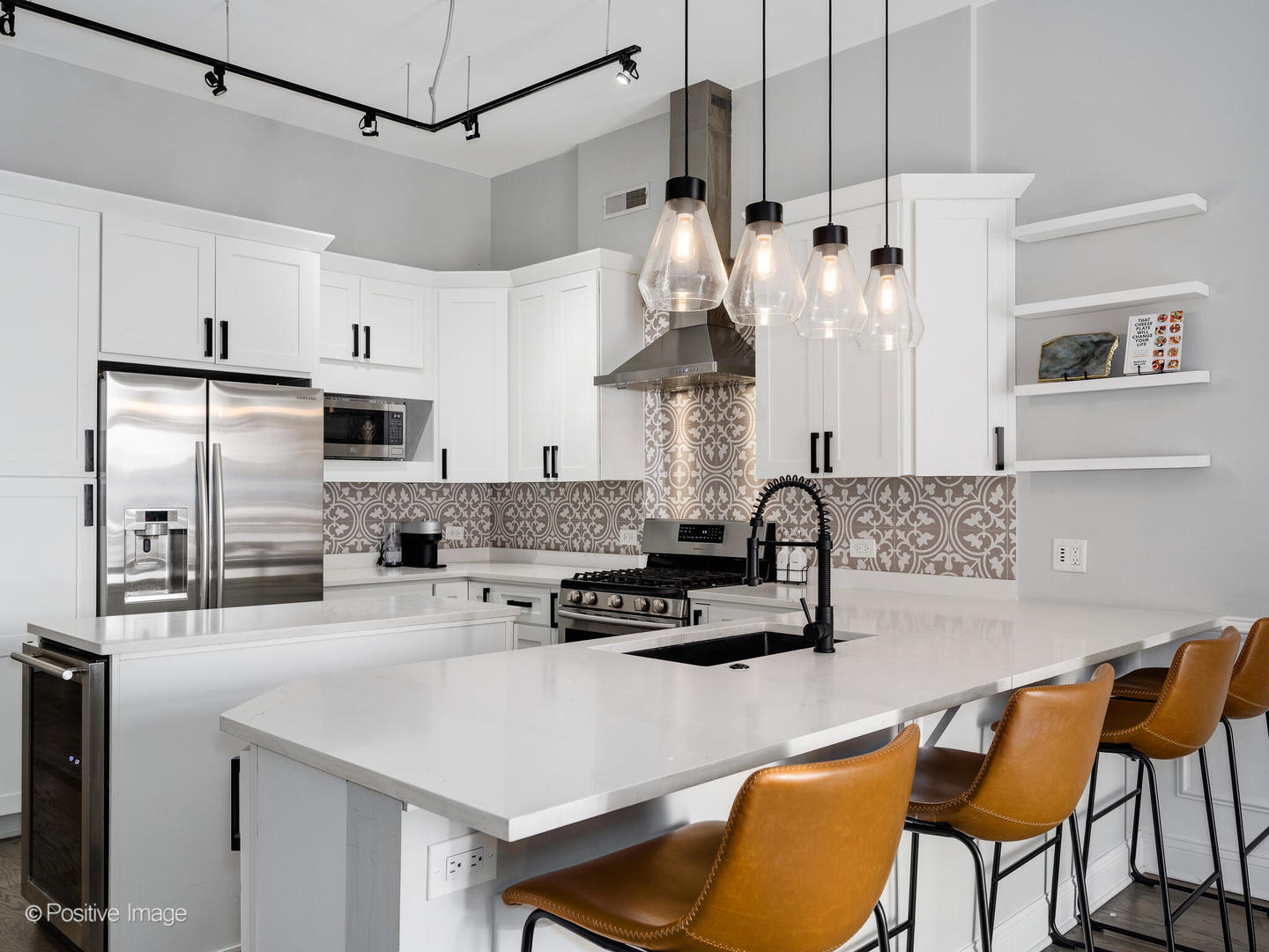 949 W Madison Street Unit: B409