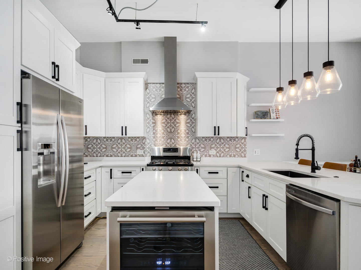 949 W Madison Street Unit: B409