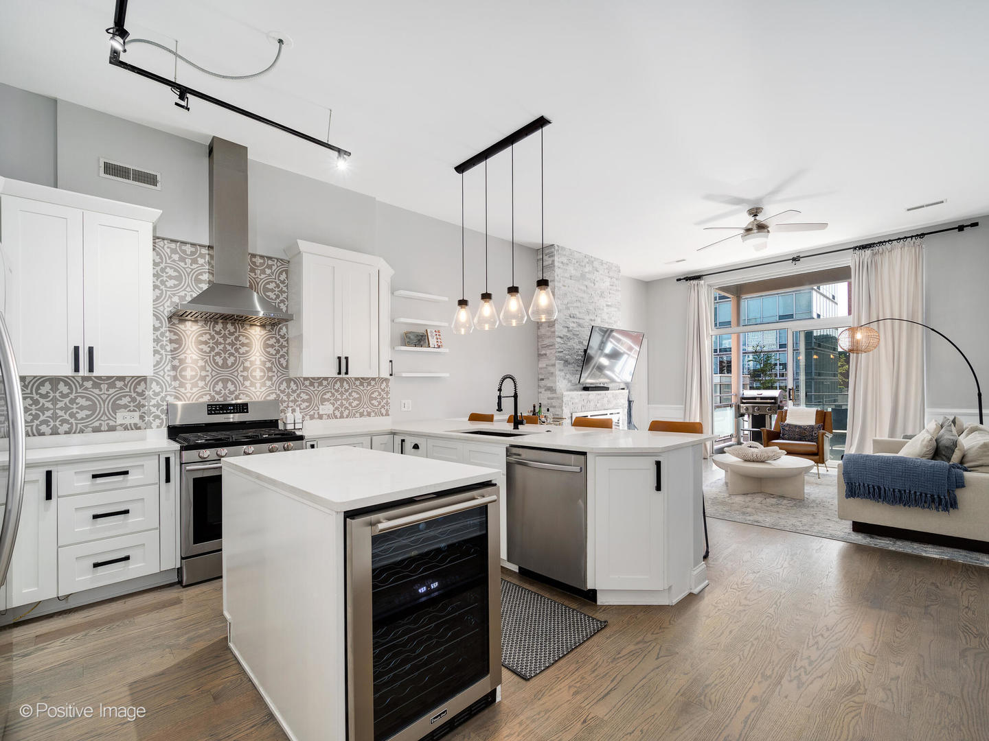 949 W Madison Street Unit: B409