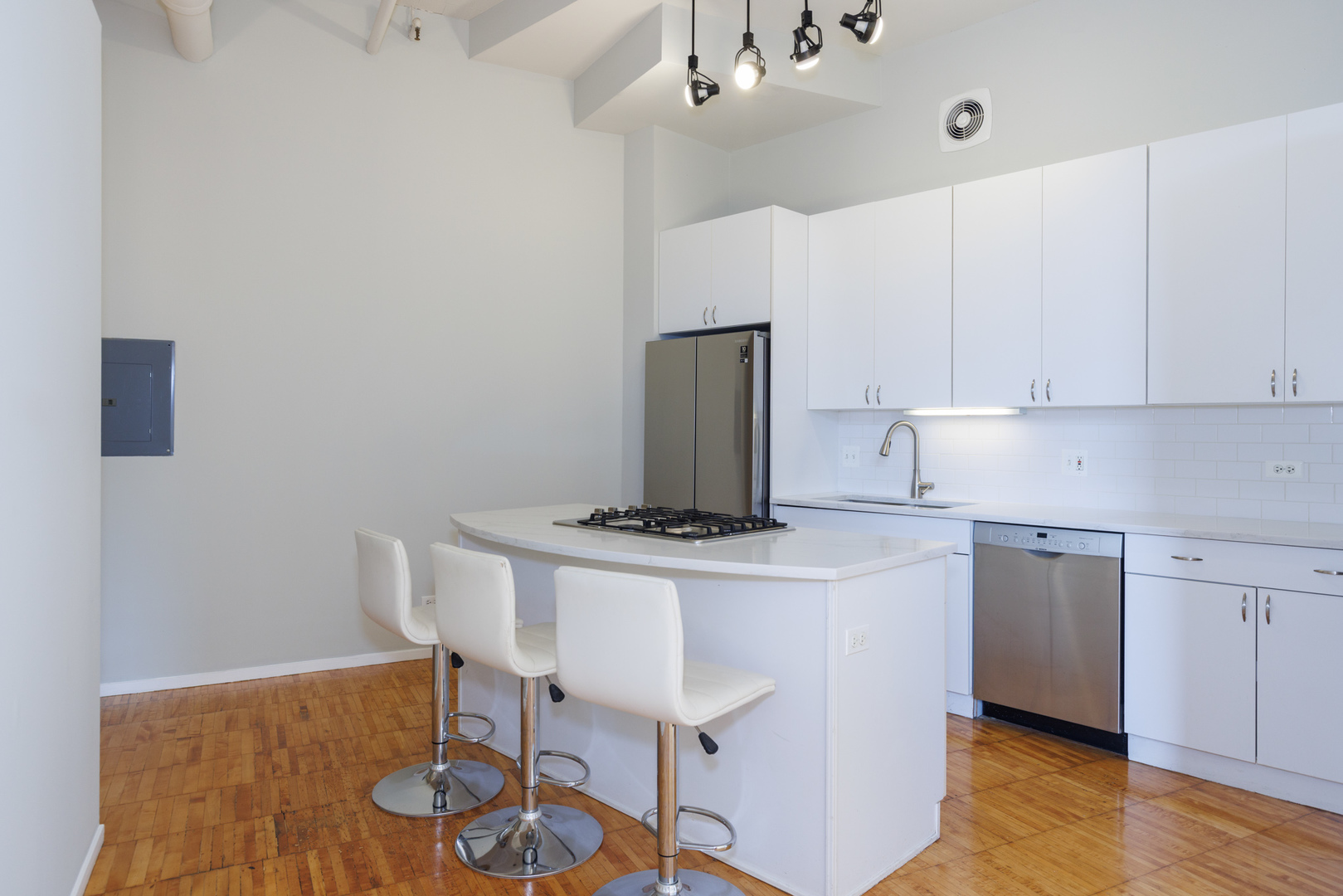 728 W Jackson Boulevard Unit: 1210