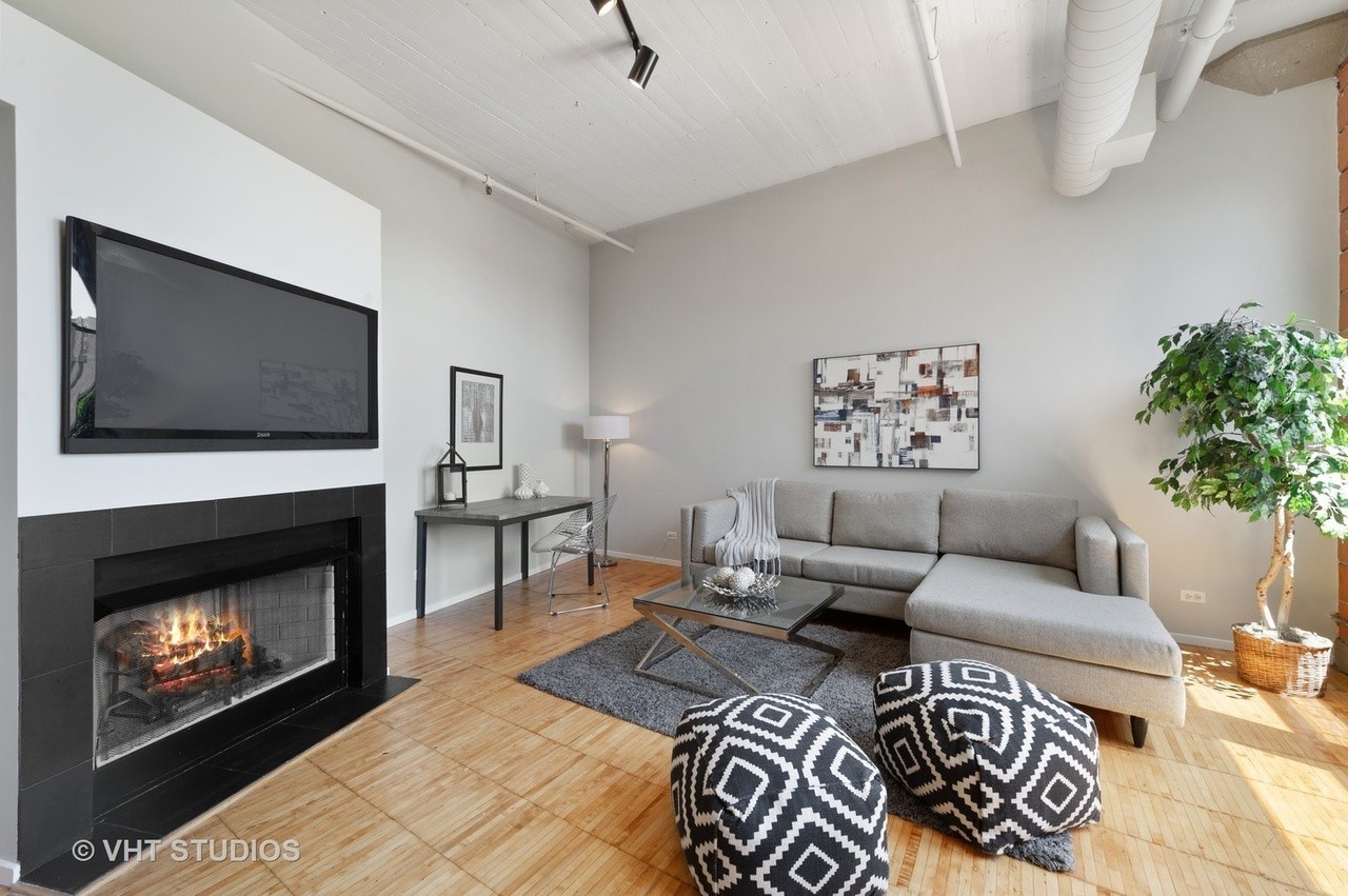 728 W Jackson Boulevard Unit: 1210