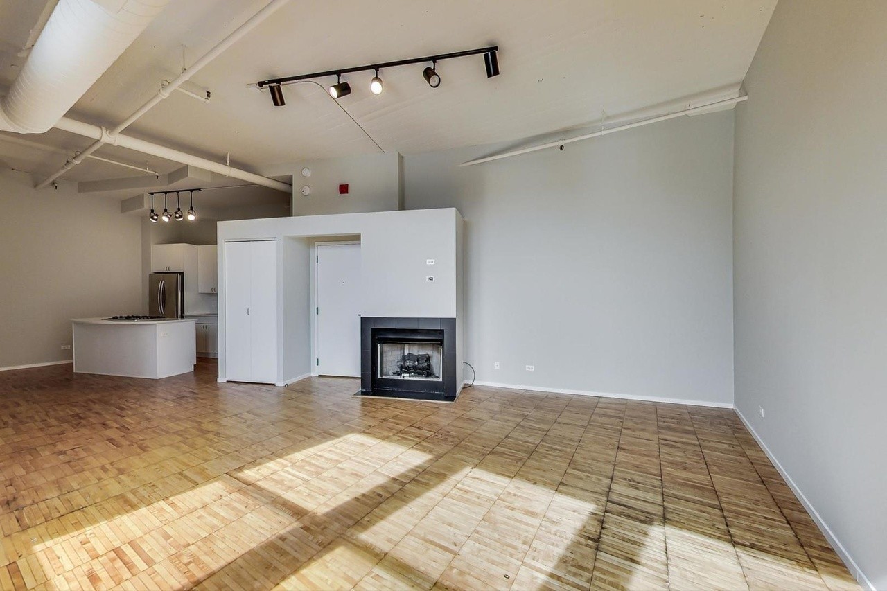 728 W Jackson Boulevard Unit: 1210