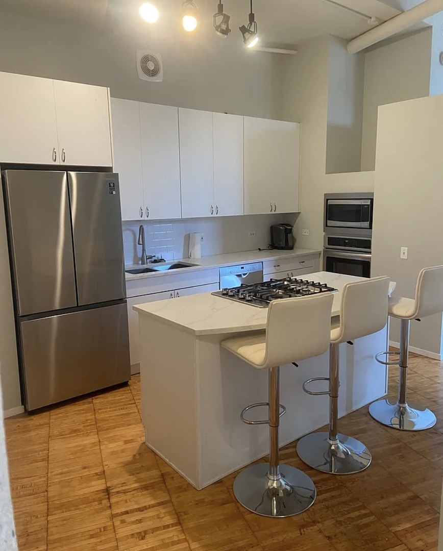 728 W Jackson Boulevard Unit: 1210