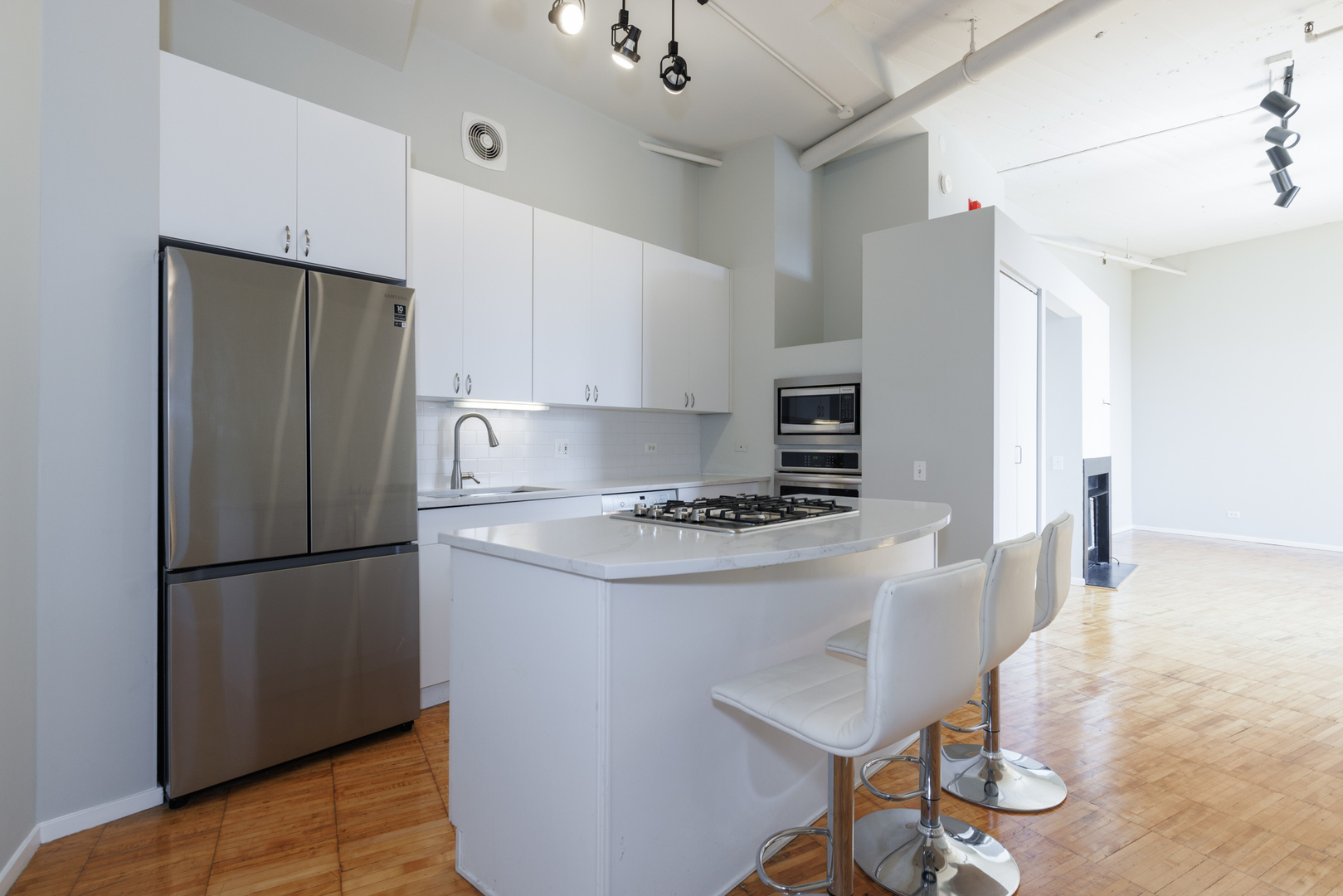 728 W Jackson Boulevard Unit: 1210