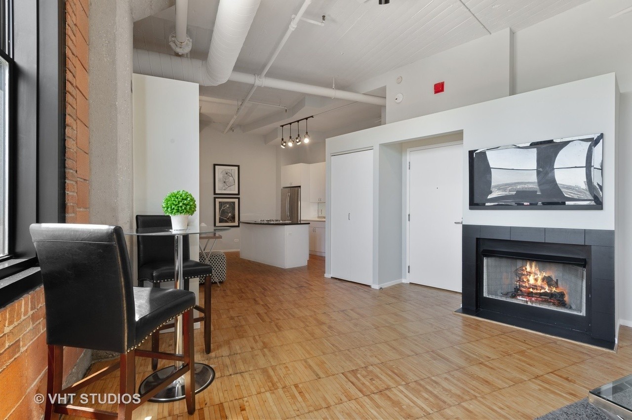 728 W Jackson Boulevard Unit: 1210
