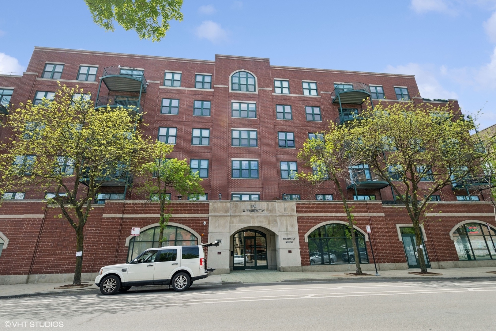 1301 W Washington Boulevard Unit: 203