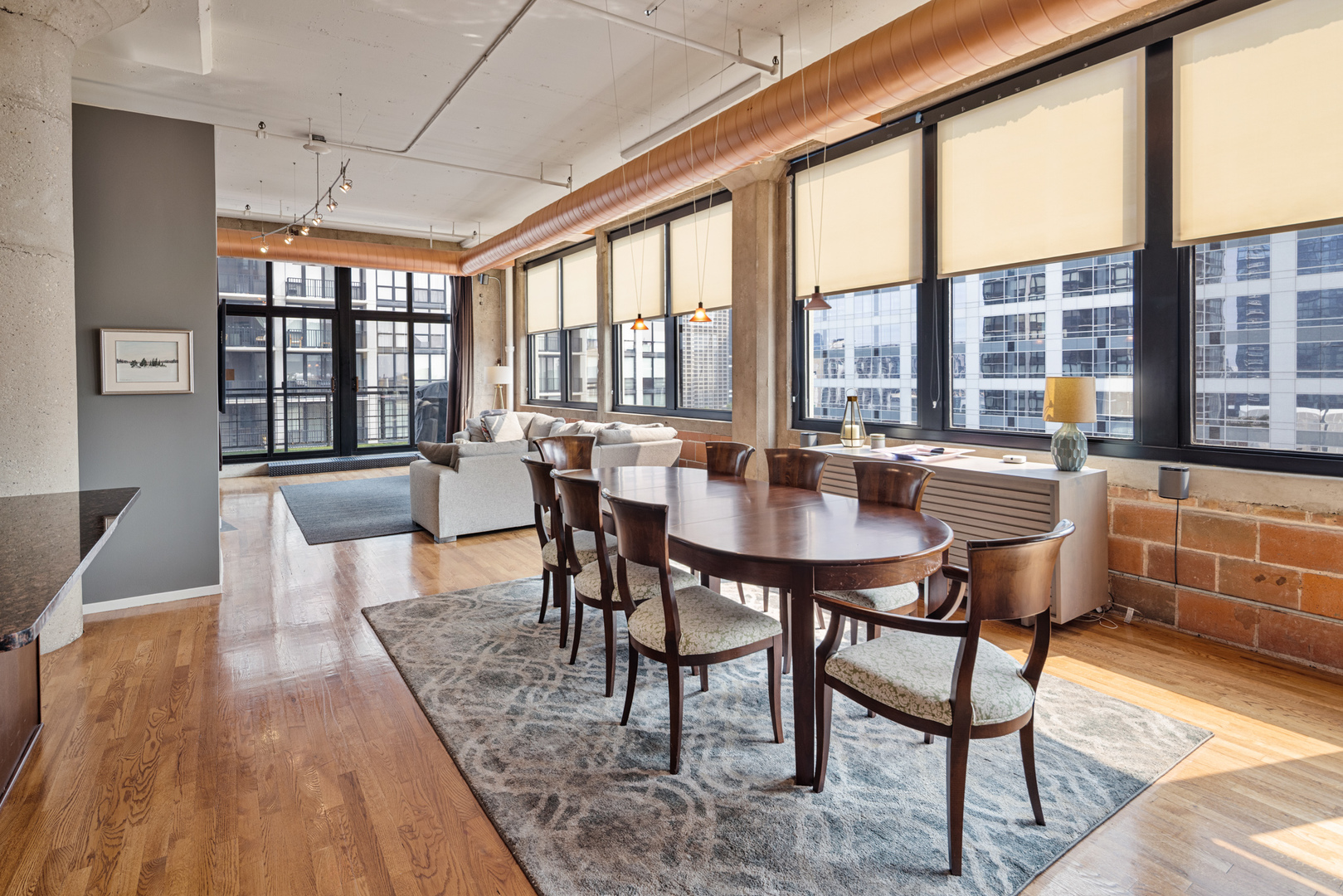 728 W Jackson Boulevard Unit: 906