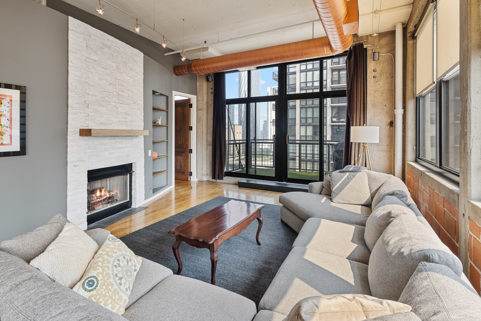 728 W Jackson Boulevard Unit: 906