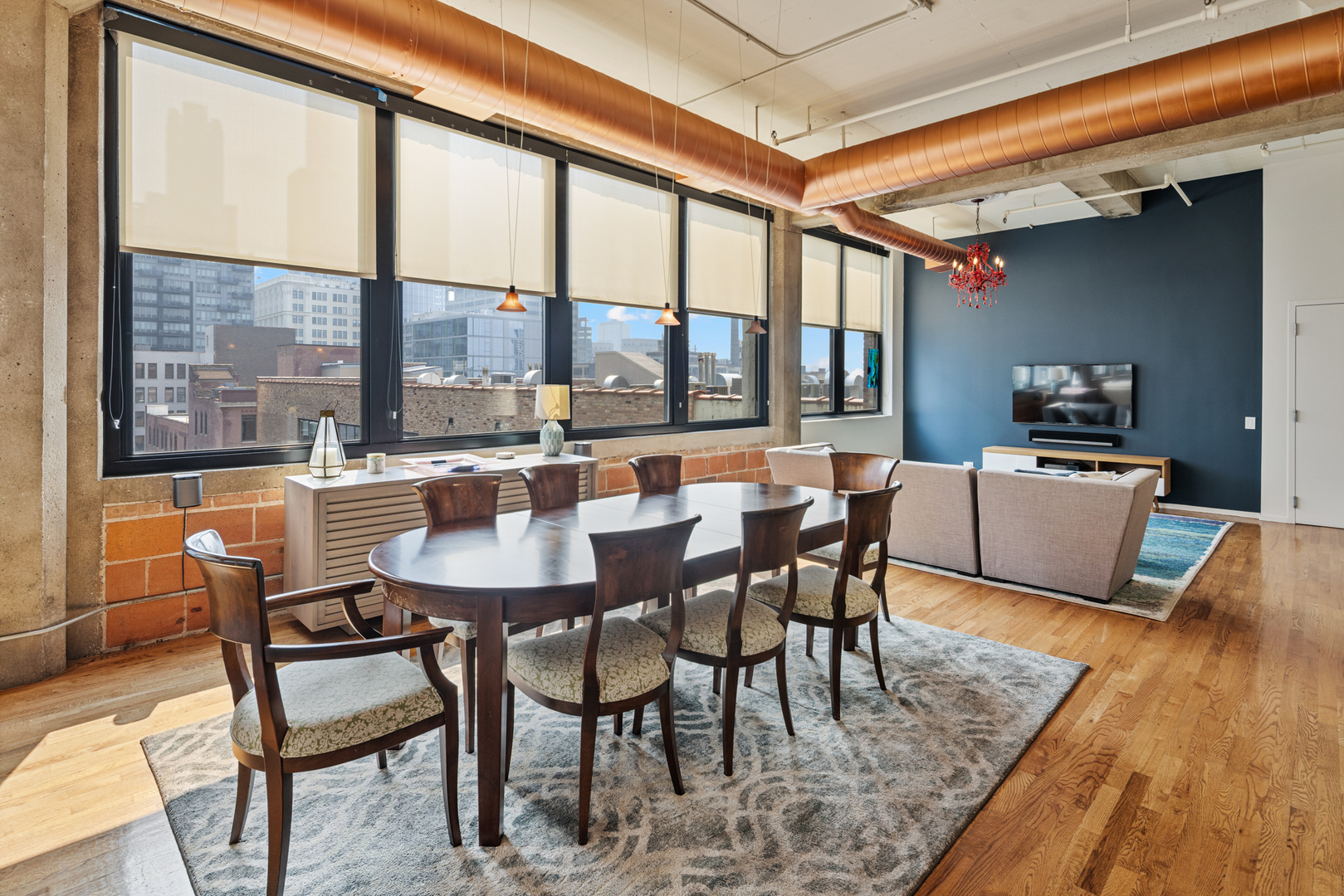 728 W Jackson Boulevard Unit: 906