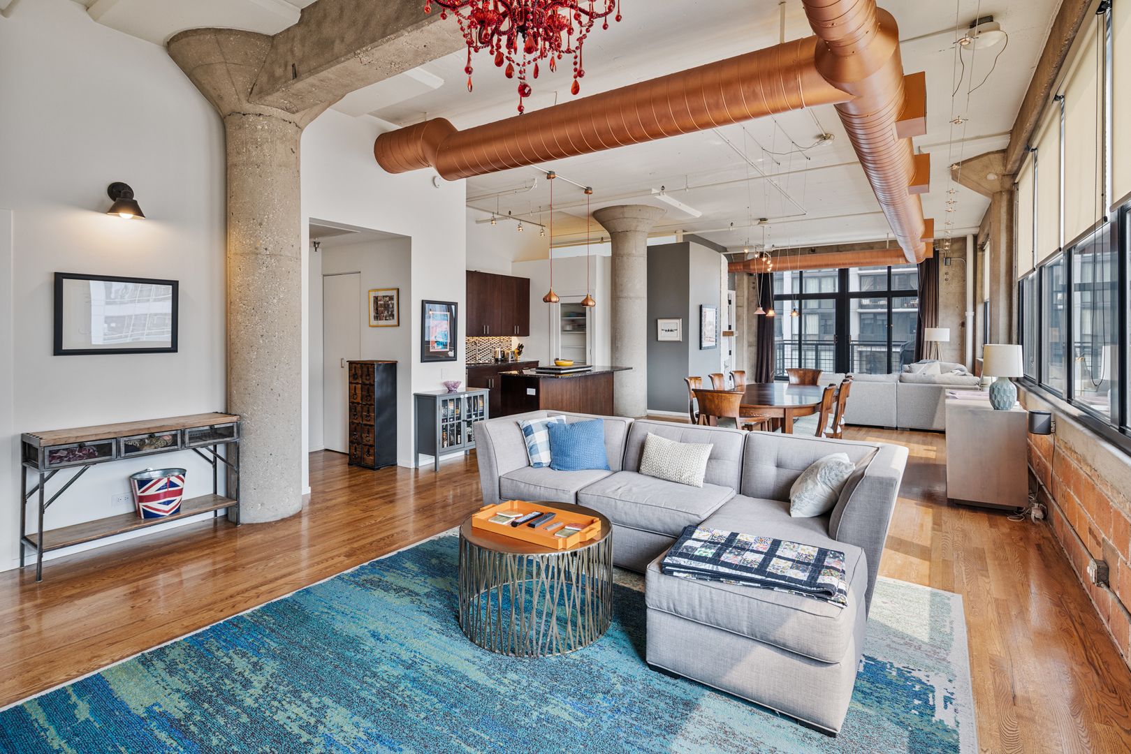 728 W Jackson Boulevard Unit: 906