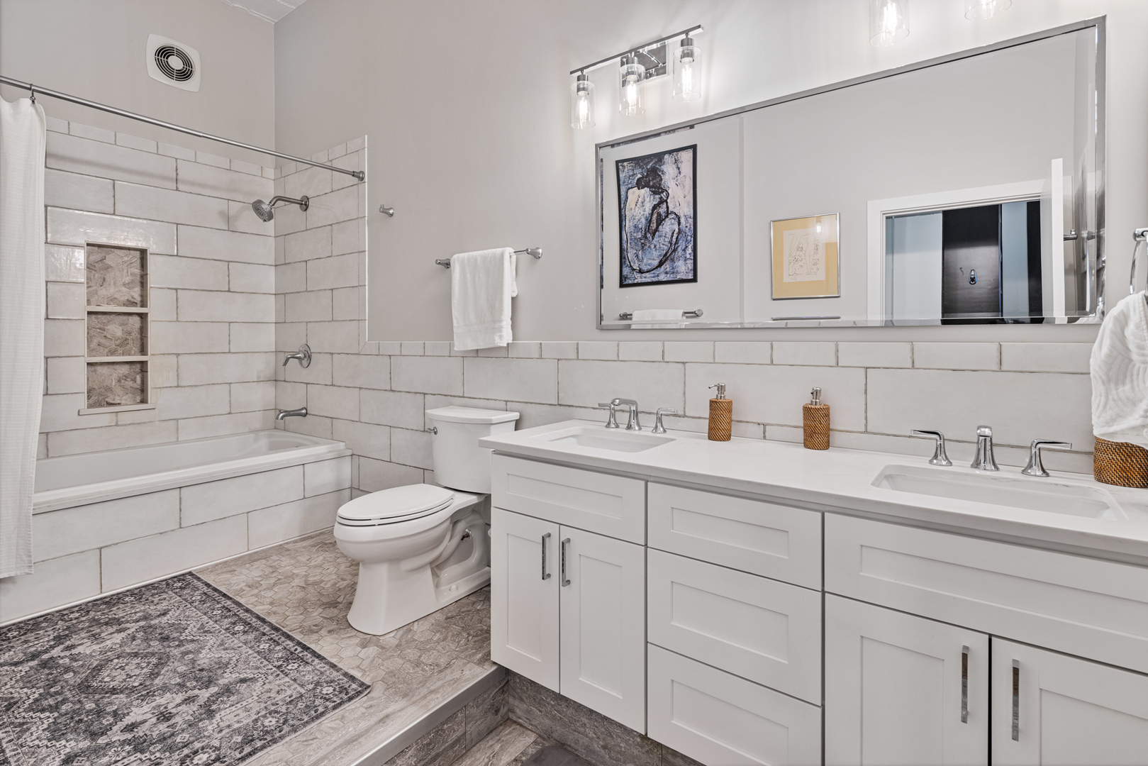728 W Jackson Boulevard Unit: 906