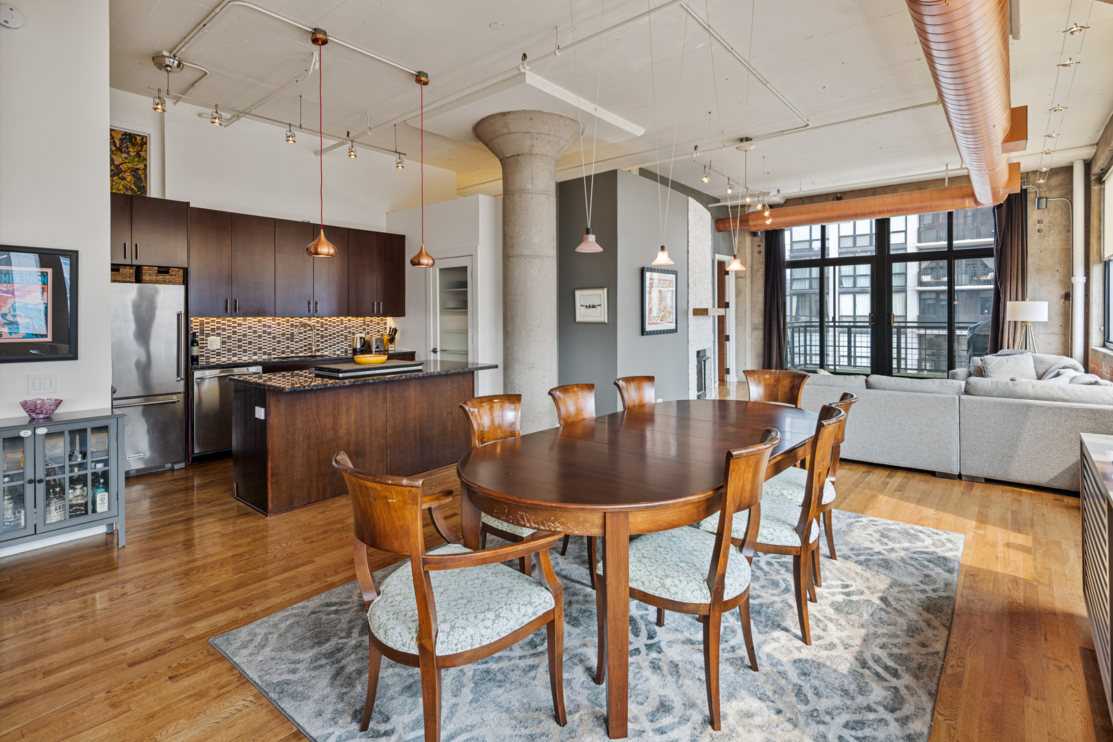 728 W Jackson Boulevard Unit: 906