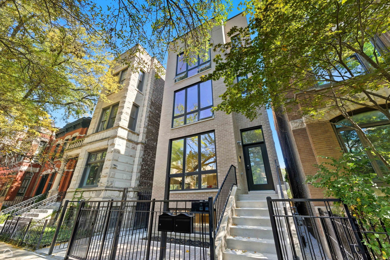 2127 N Racine Avenue Unit: 1