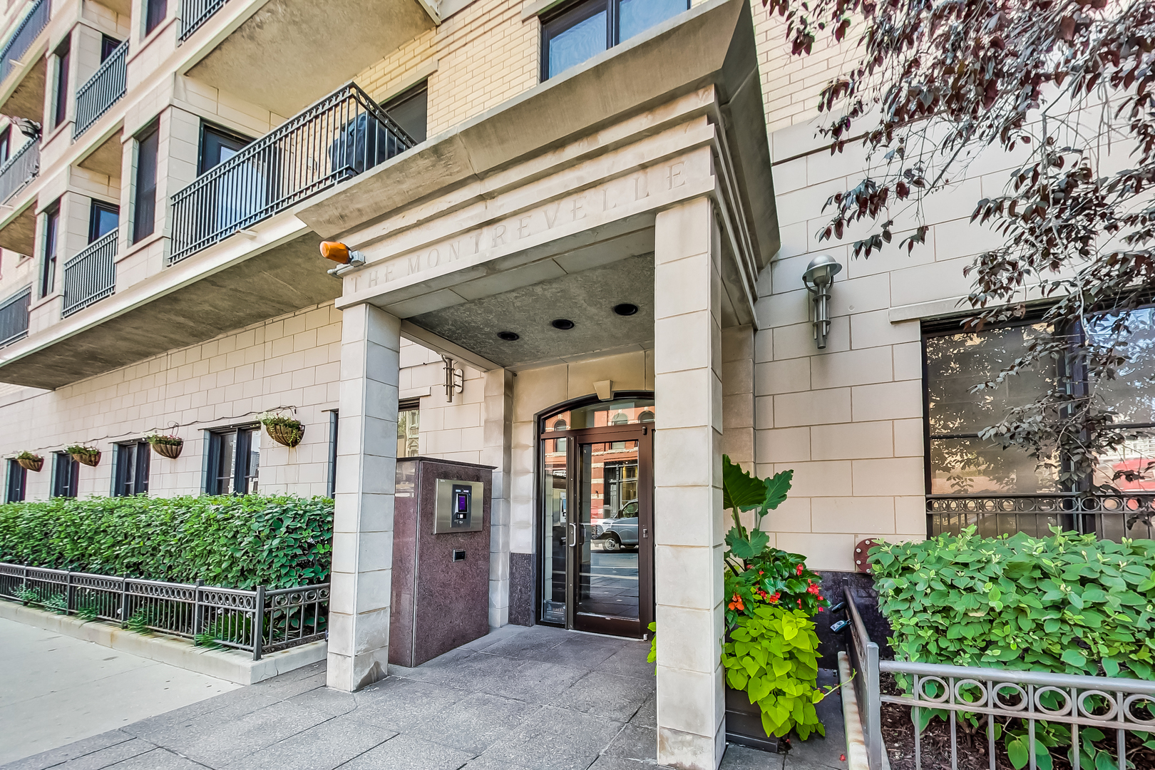 520 N Halsted Street Unit: 318