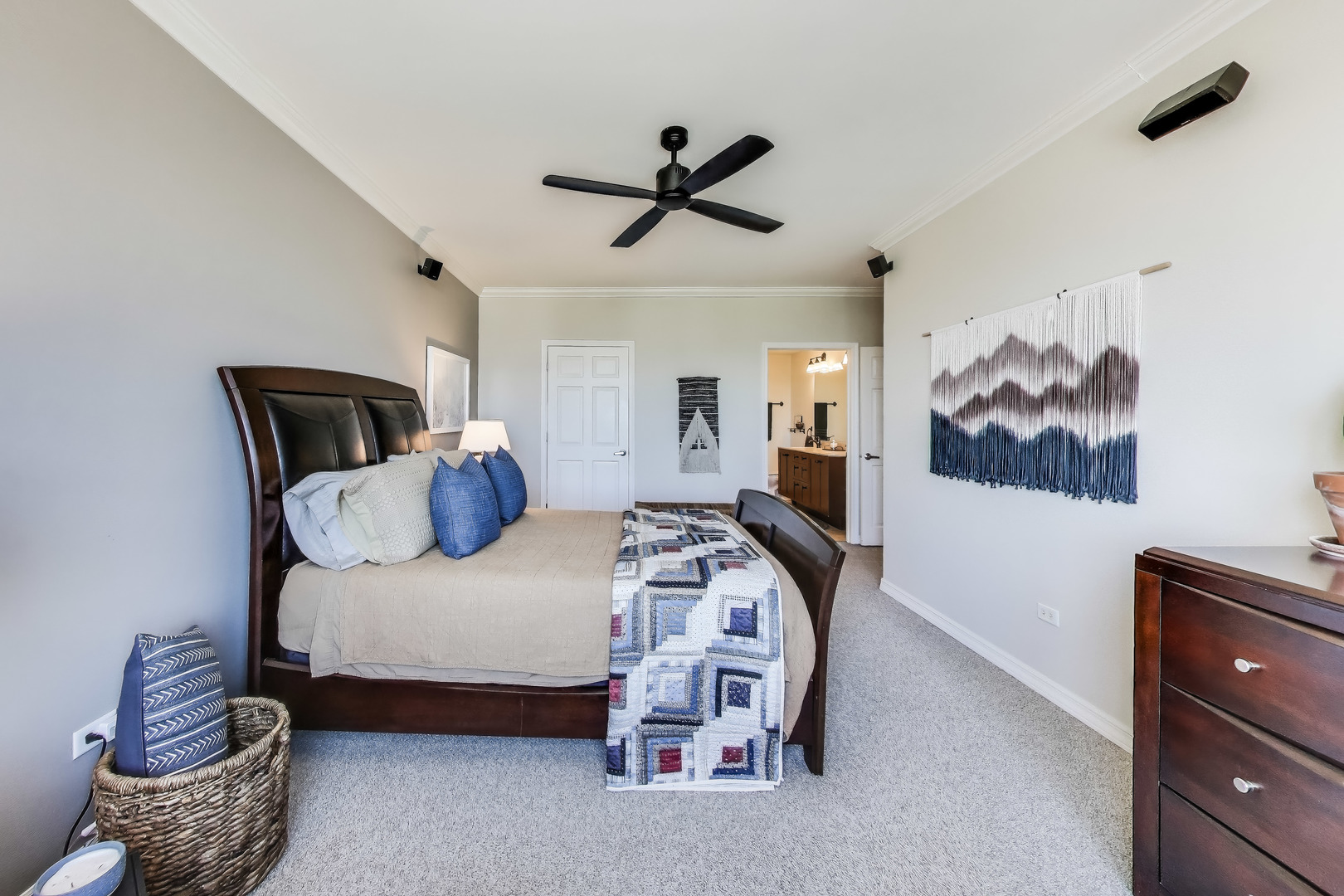 520 N Halsted Street Unit: 318