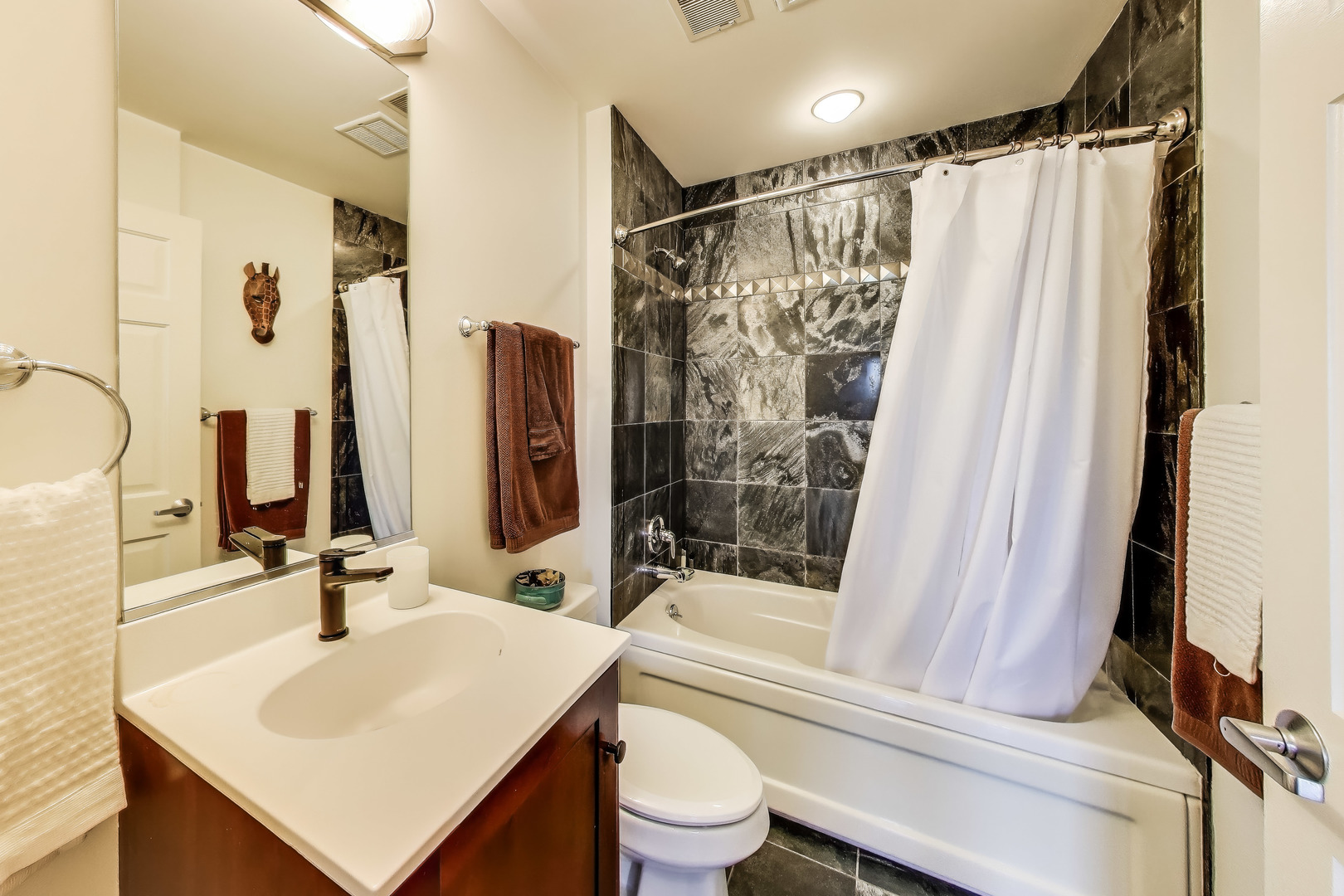 520 N Halsted Street Unit: 318