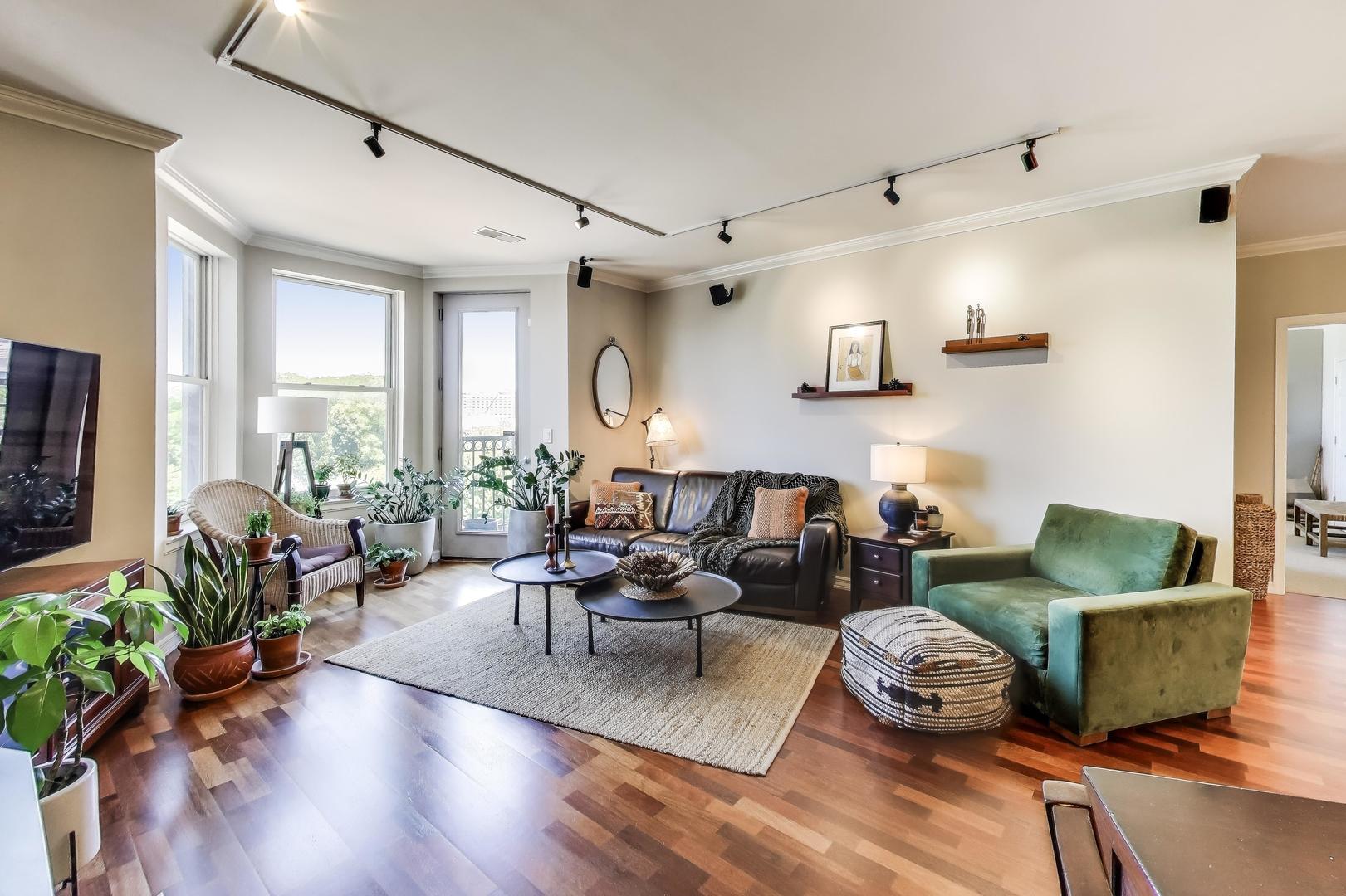 520 N Halsted Street Unit: 318